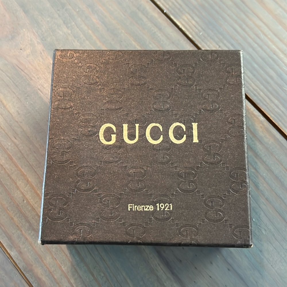 Gucci belt gift box
